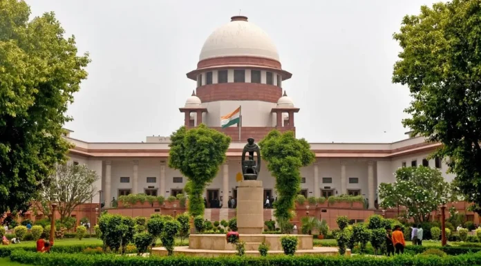 Panic in Courtroom as Suicide Threat Disrupts Delhi Verdict Suicide