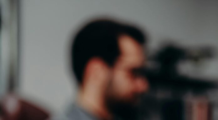 80 साल के रिटायर्ड अफसर से 4.2 करोड़ की ठगी: नकली Supreme Court warrant और वीडियो कॉल Court से किया Digital Arrest